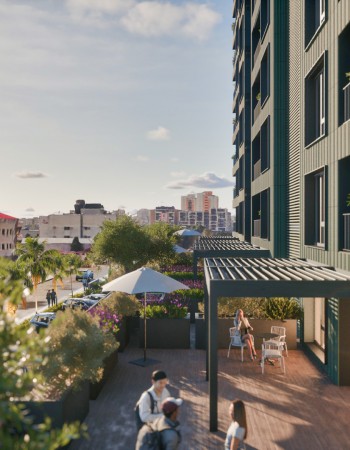 Заведение за хранене 1 в District, вход Г